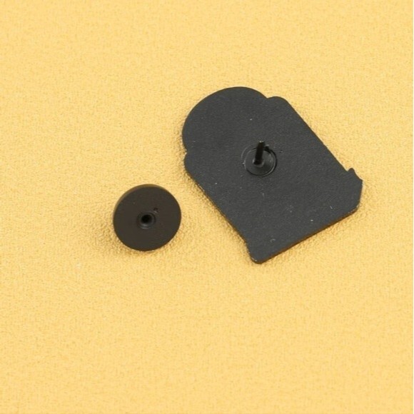 NOVELTY MISERY‎  TOMBSTONE PIN - Picture 2 of 2
